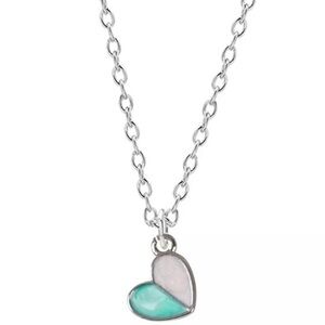 3/$30 🤍 Heart Necklace